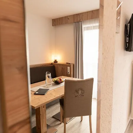 Pensionat Senner 4*